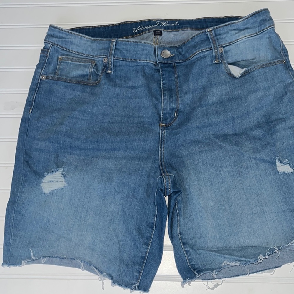 Universal Thread cutoff jean shorts size 18W